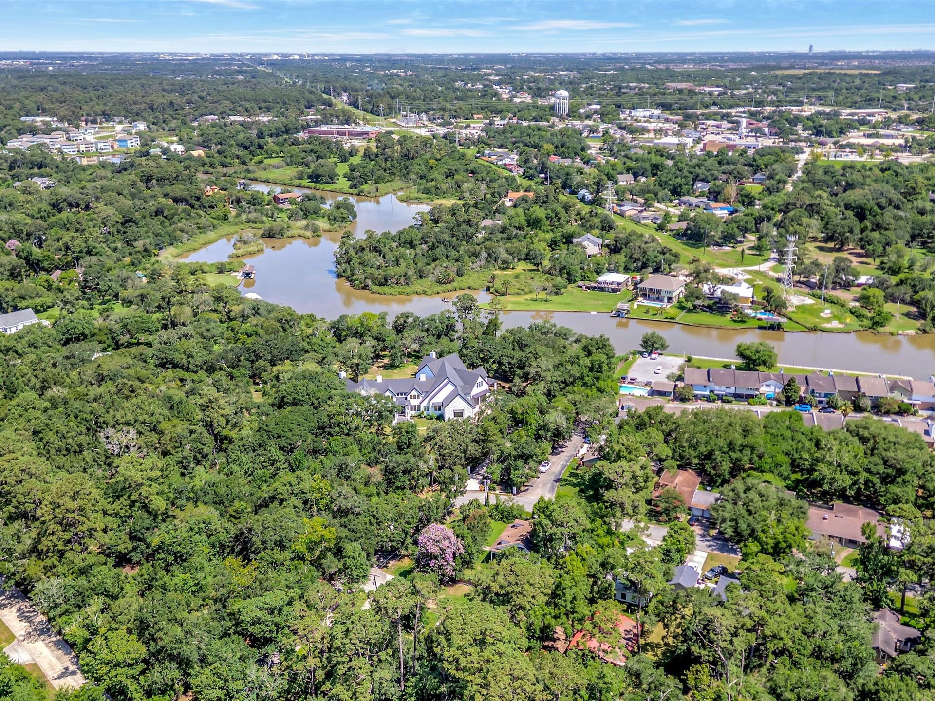 5213 Palm Drive, Dickinson, TX 77539 5213 Palm Drive, Dickinson, TX 77539
