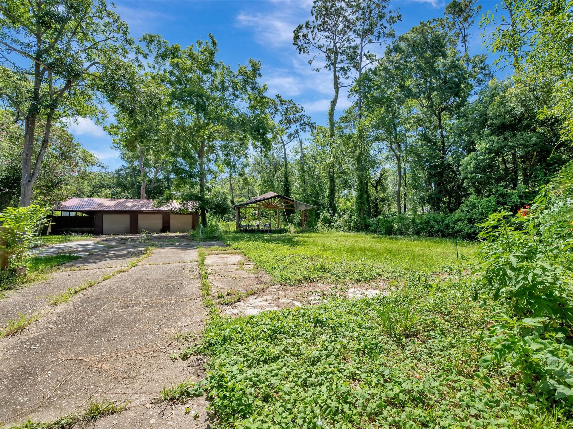 5213 Palm Drive, Dickinson, TX 77539 5213 Palm Drive, Dickinson, TX 77539