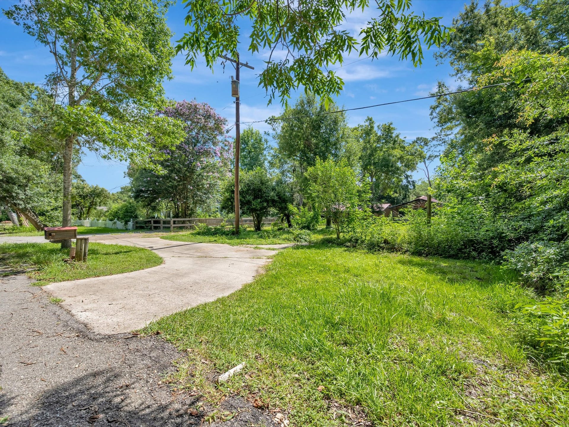 5213 Palm Drive, Dickinson, TX 77539 5213 Palm Drive, Dickinson, TX 77539