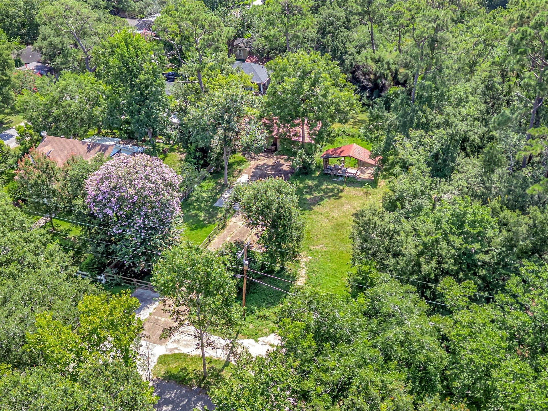 5213 Palm Drive, Dickinson, TX 77539 5213 Palm Drive, Dickinson, TX 77539
