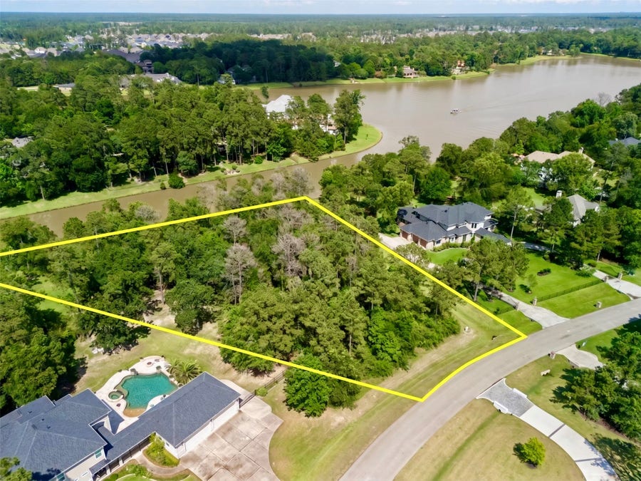Property photo for 3318 W Benders Landing Boulevard, Spring, TX