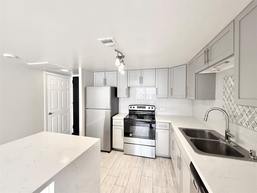 Property photo for 2016 Main Street, #915, Houston, TX