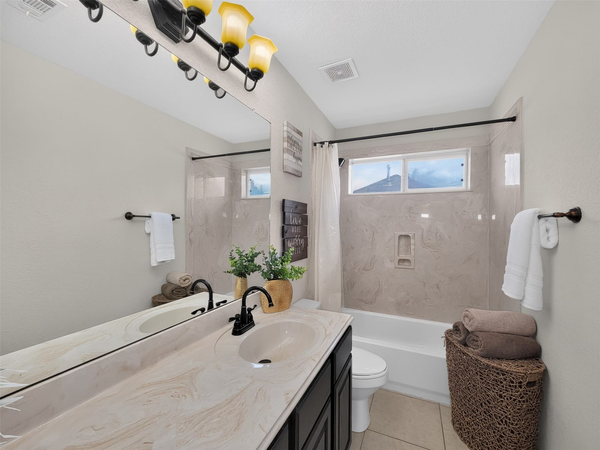 4027 Chestnut Bend Drive, Missouri City, TX 77459 4027 Chestnut Bend Drive, Missouri City, TX 77459