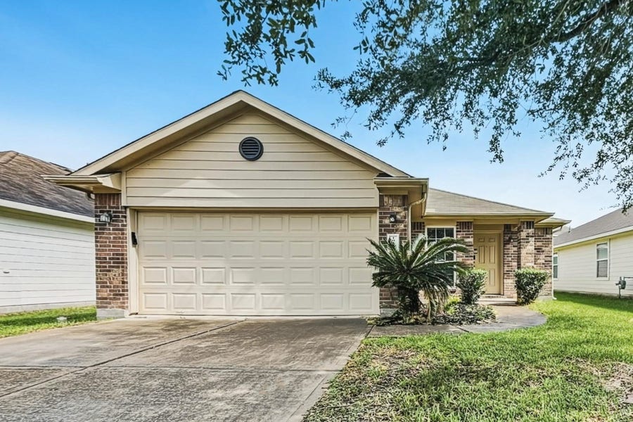 Property photo for 19534 Aventine Plantation Drive, Katy, TX