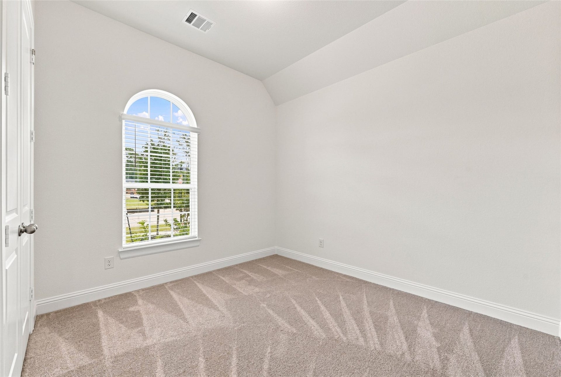 Downstairs 2nd bedroom