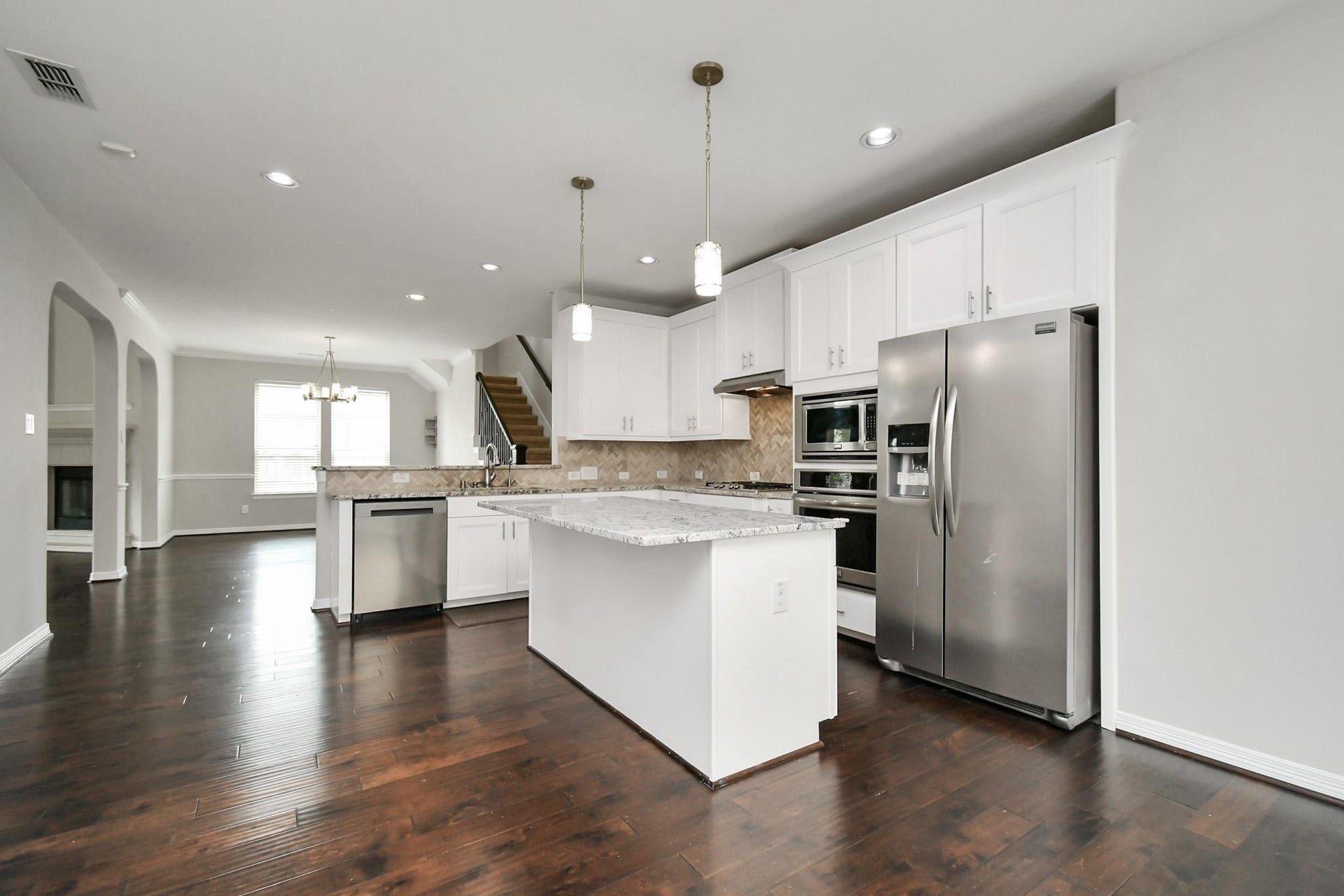 3803 May Ridge Lane, Sugar Land, TX 77479 3803 May Ridge Lane, Sugar Land, TX 77479