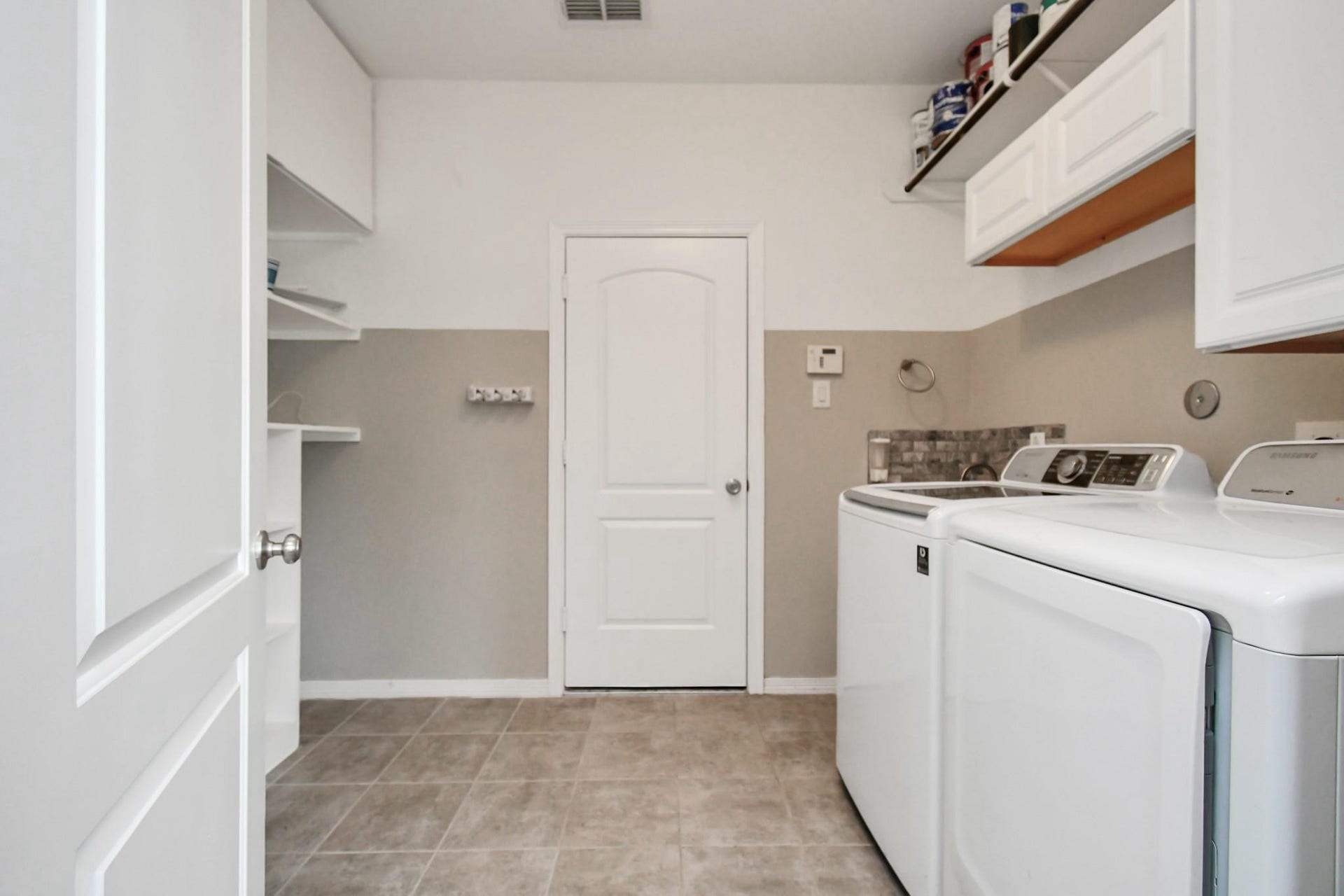 3803 May Ridge Lane, Sugar Land, TX 77479 3803 May Ridge Lane, Sugar Land, TX 77479