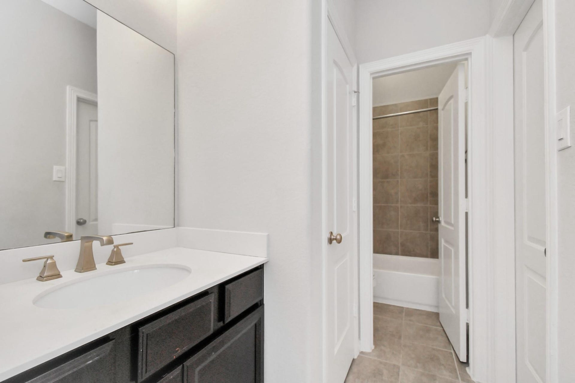 3803 May Ridge Lane, Sugar Land, TX 77479 3803 May Ridge Lane, Sugar Land, TX 77479