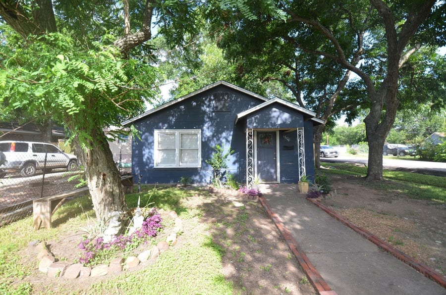 Property photo for 1600 5th Street, Rosenberg, TX