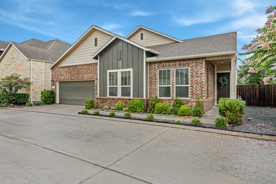 Property photo for 9908 Prairie House Lane, Houston, TX