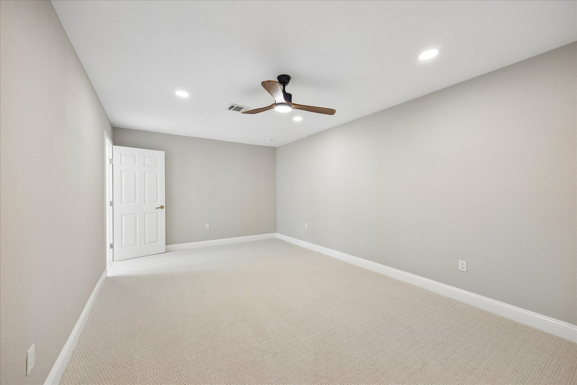1802 San Sebastian Lane, Houston, TX 77058 1802 San Sebastian Lane, Houston, TX 77058