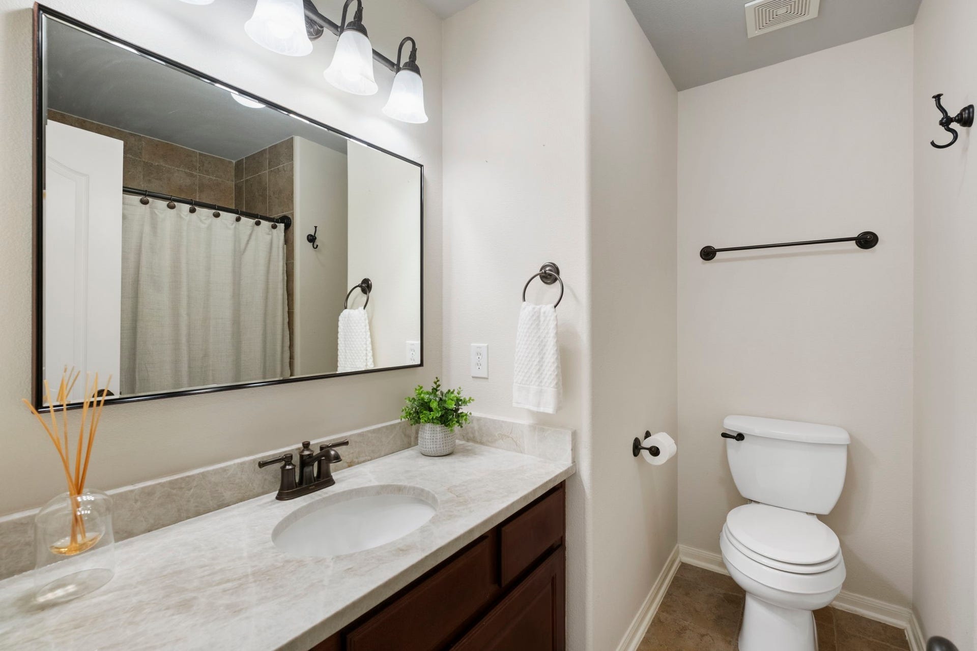9215 Turtle Pond Lane, Missouri City, TX 77459 9215 Turtle Pond Lane, Missouri City, TX 77459