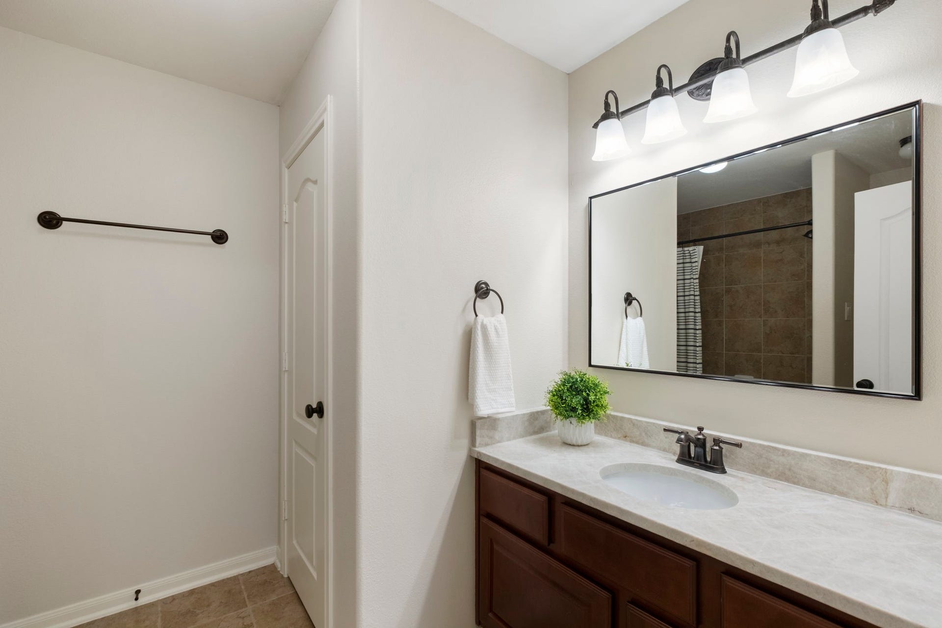 9215 Turtle Pond Lane, Missouri City, TX 77459 9215 Turtle Pond Lane, Missouri City, TX 77459