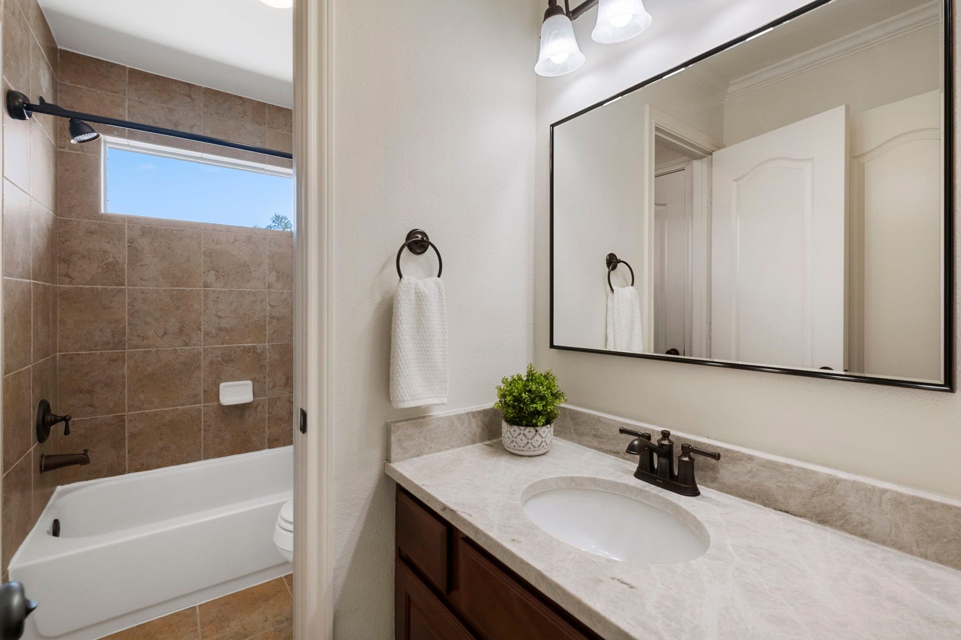 9215 Turtle Pond Lane, Missouri City, TX 77459 9215 Turtle Pond Lane, Missouri City, TX 77459