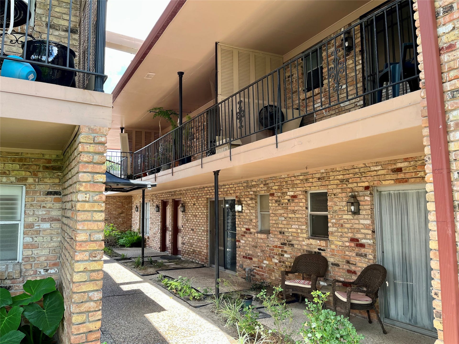 7600 Burgoyne Road, #240, Houston, TX 77063 7600 Burgoyne Road, #240, Houston, TX 77063