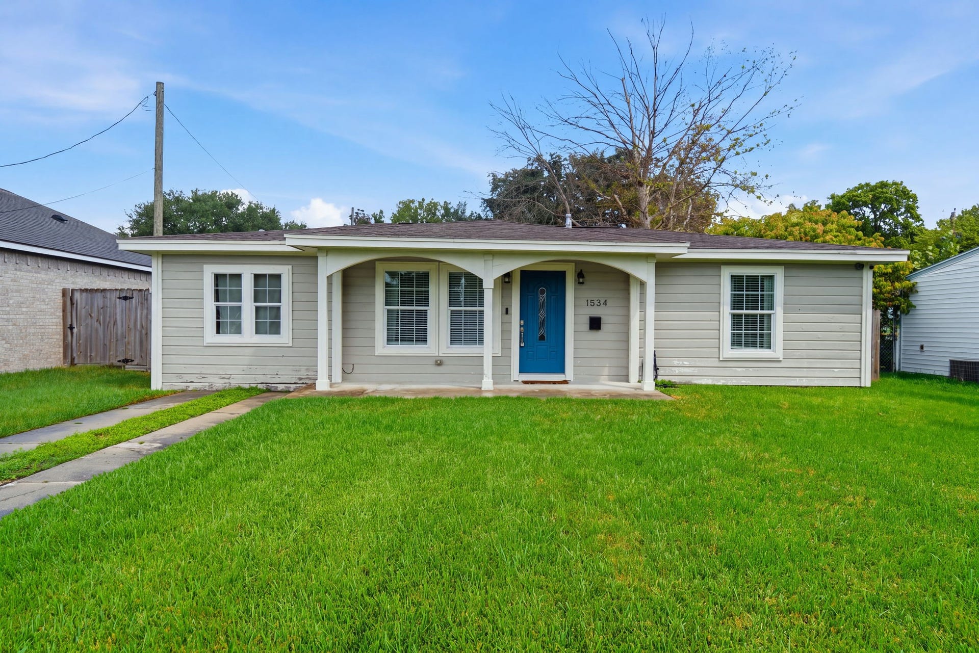 1534 3rd Avenue N, Texas City, TX 77590 House front