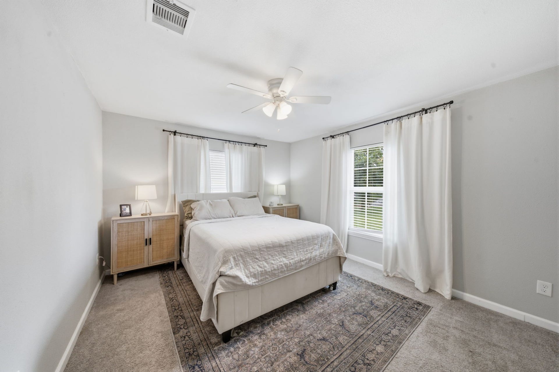 1534 3rd Avenue N, Texas City, TX 77590 Primary bedroom