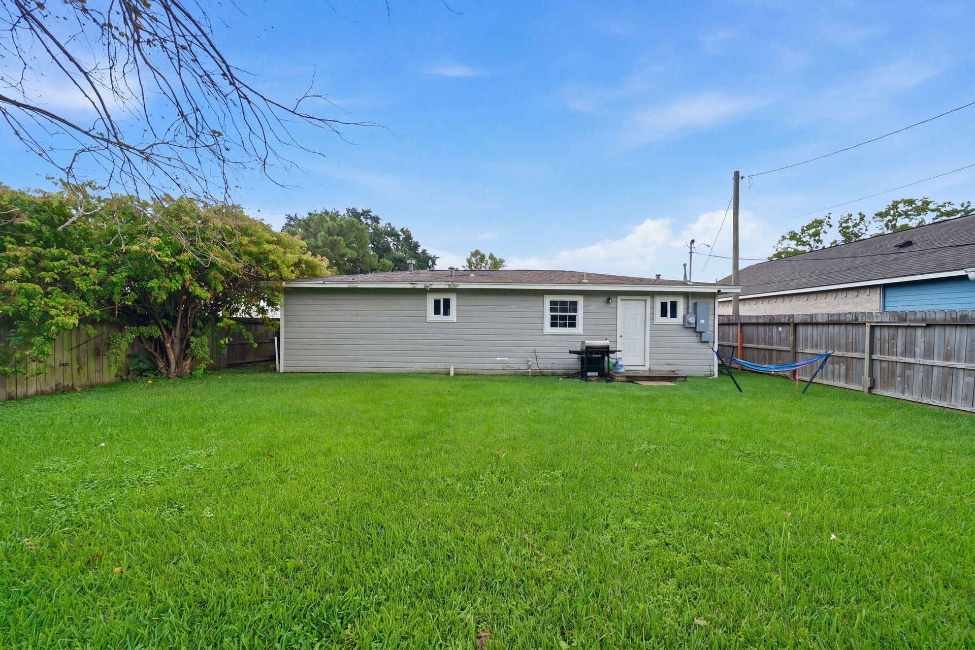 1534 3rd Avenue N, Texas City, TX 77590 Large backyard