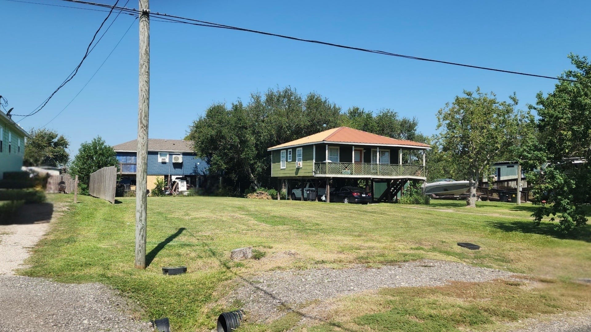 1010 15th St, San Leon, TX 77539 1010 15th St, San Leon, TX 77539