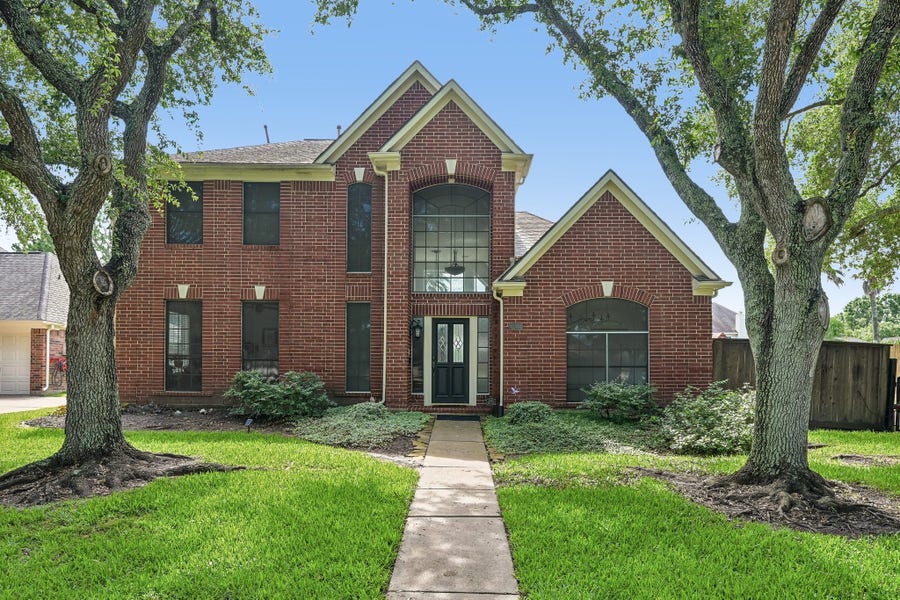 Property photo for 1207 Bob White Drive, Friendswood, TX