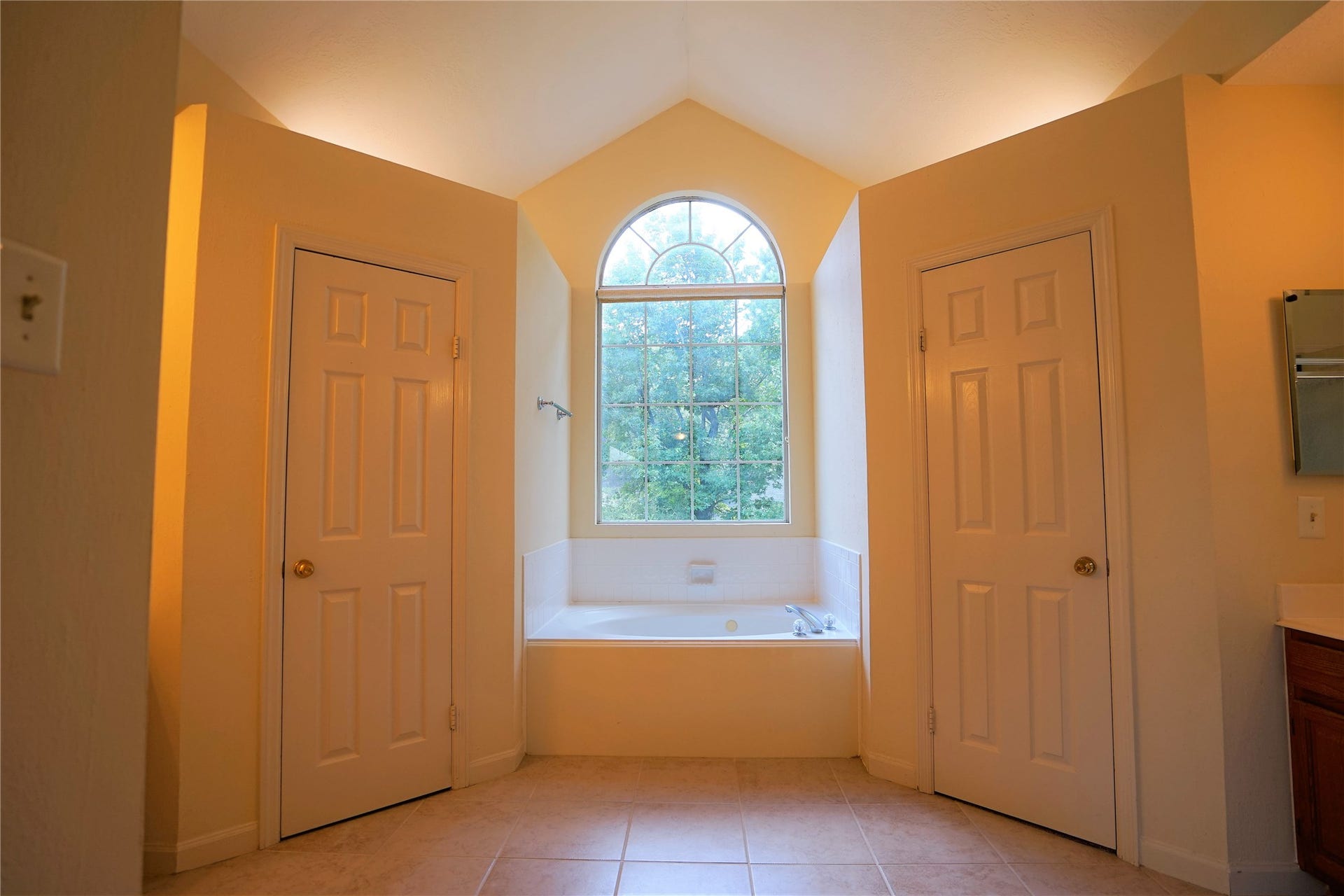 50 Indian Summer Place, The Woodlands, TX 77381 50 Indian Summer Place, The Woodlands, TX 77381