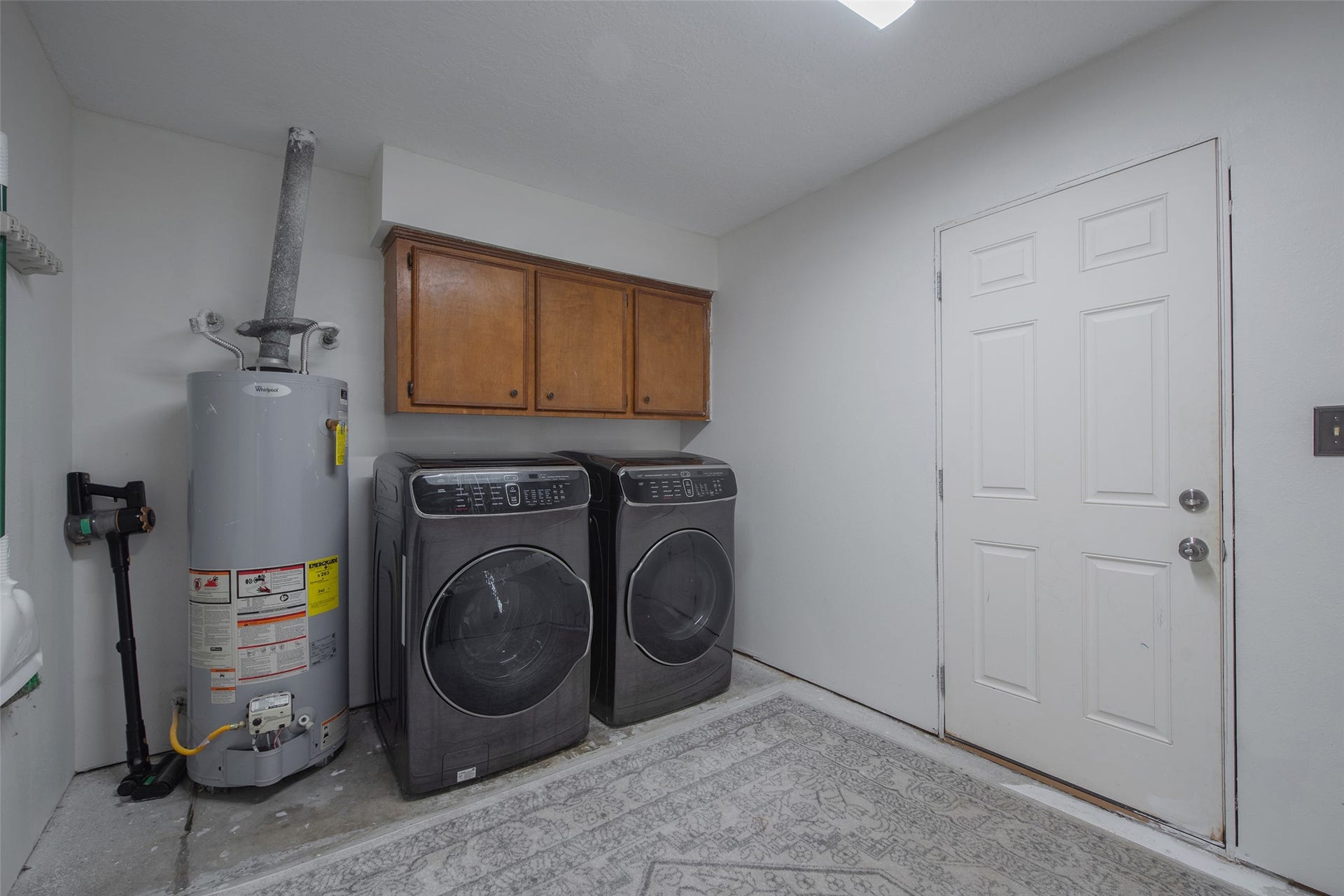 504 Walnut Street, Waller, TX 77484 Laundry Room