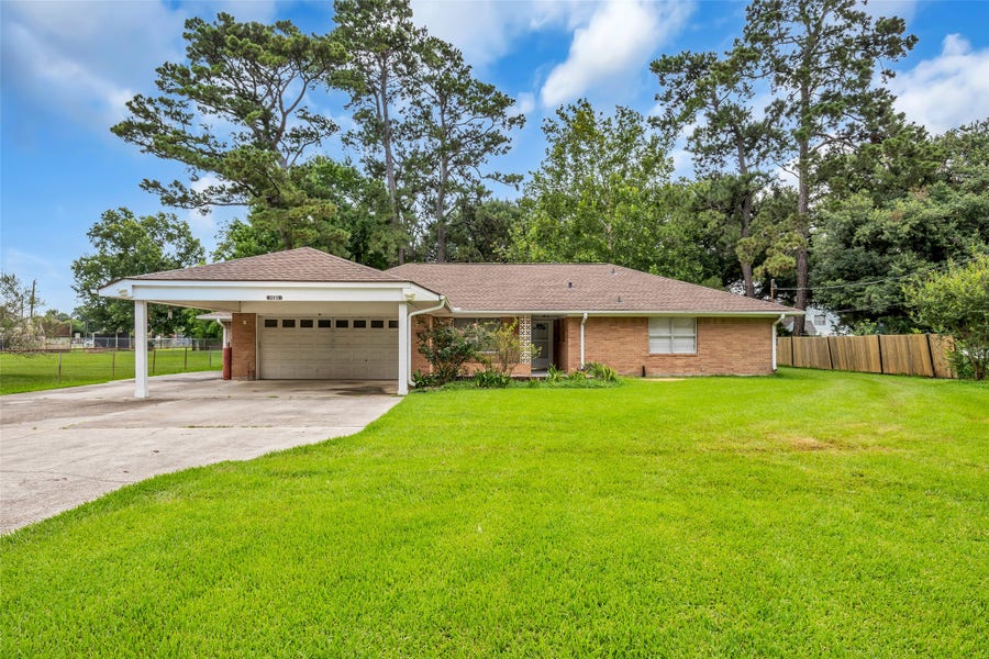 Property photo for 205 N 8th Street, Highlands, TX