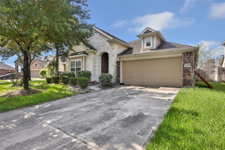 Property photo for 9934 Dragonfly Meadow Court, Humble, TX