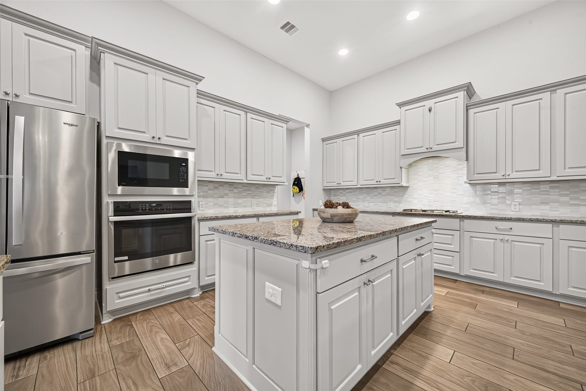 18902 Carson Glen Drive, New Caney, TX 77357 Kitchen