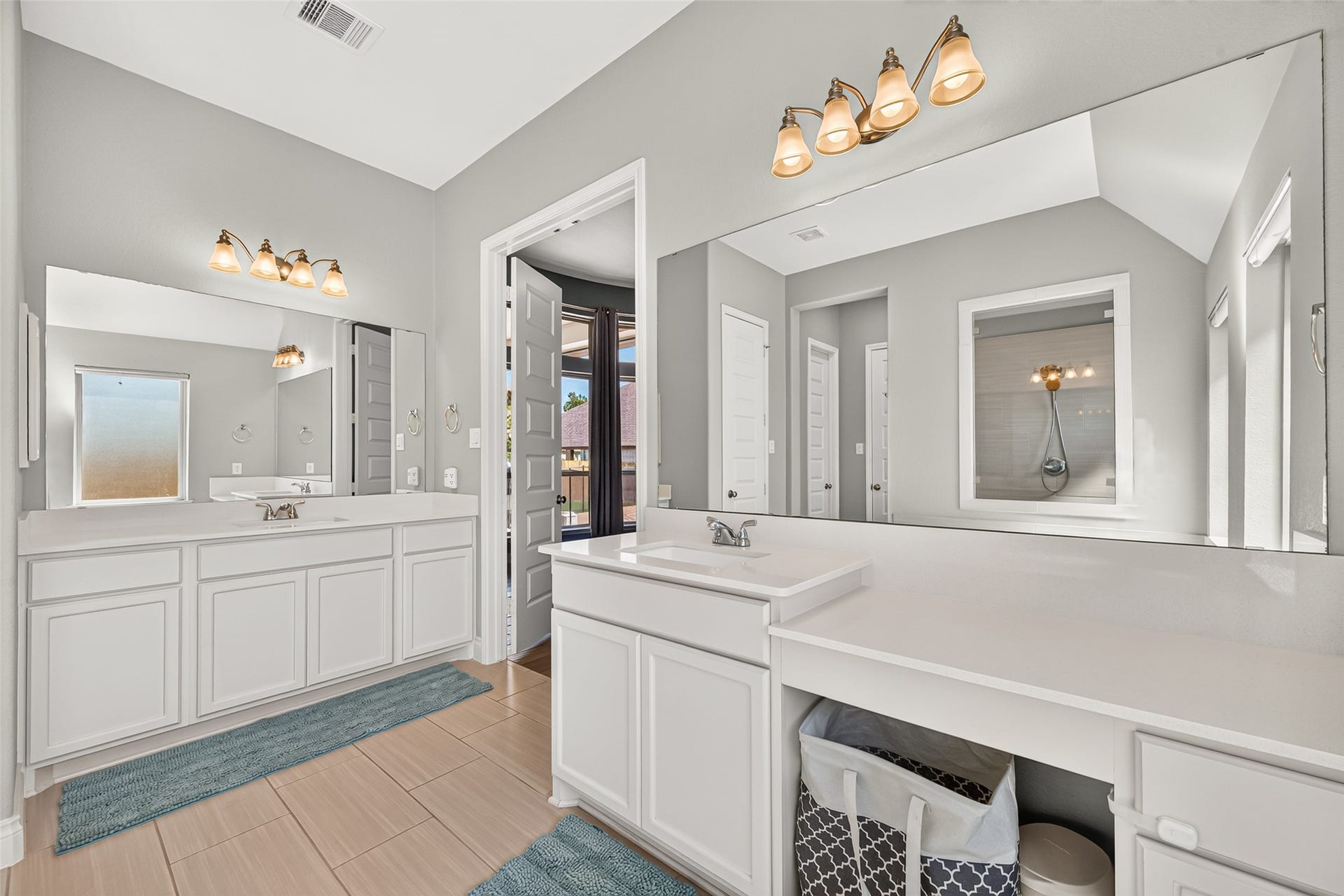 18902 Carson Glen Drive, New Caney, TX 77357 Primary bath
