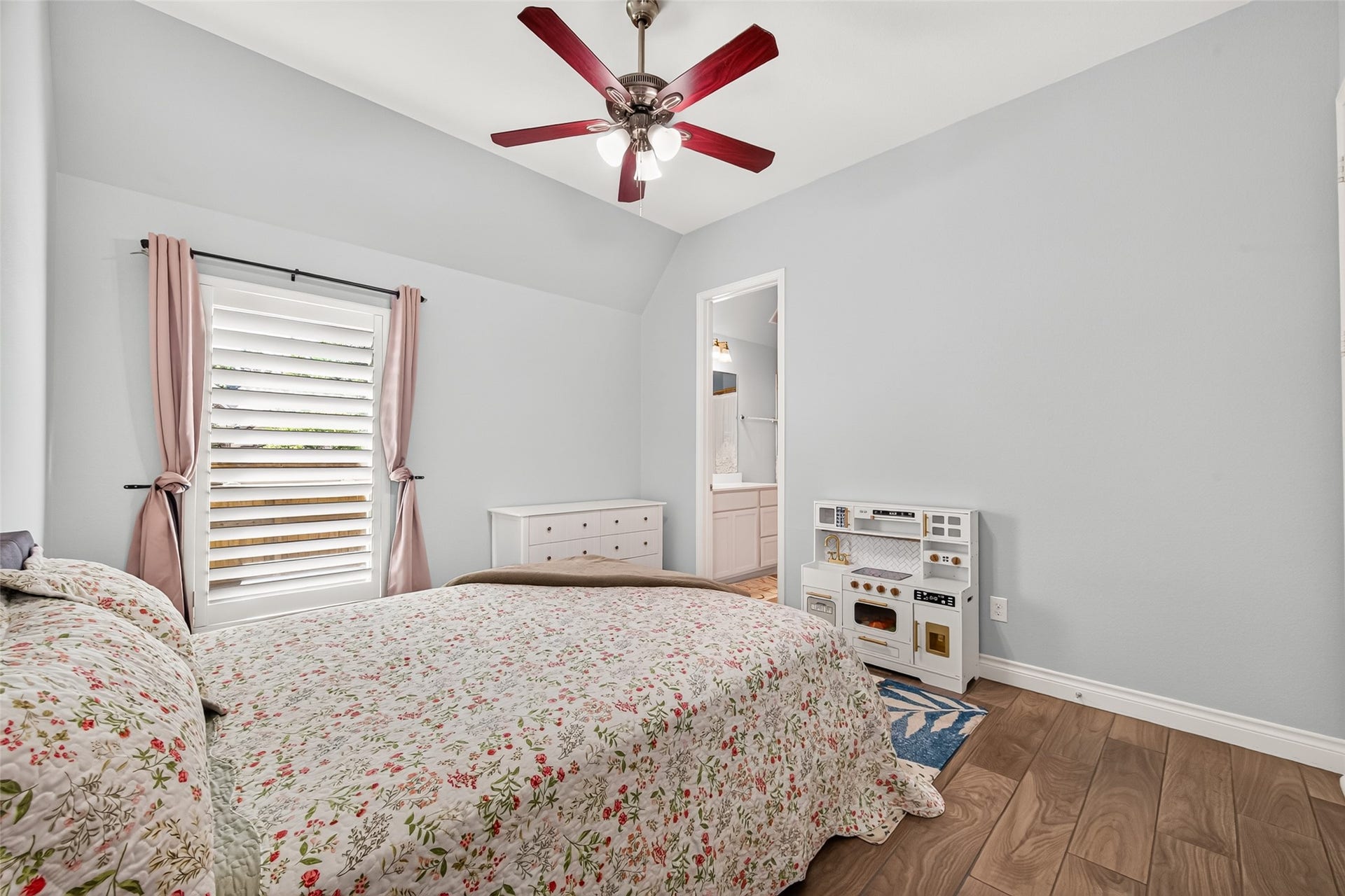 18902 Carson Glen Drive, New Caney, TX 77357 Guest suite 3