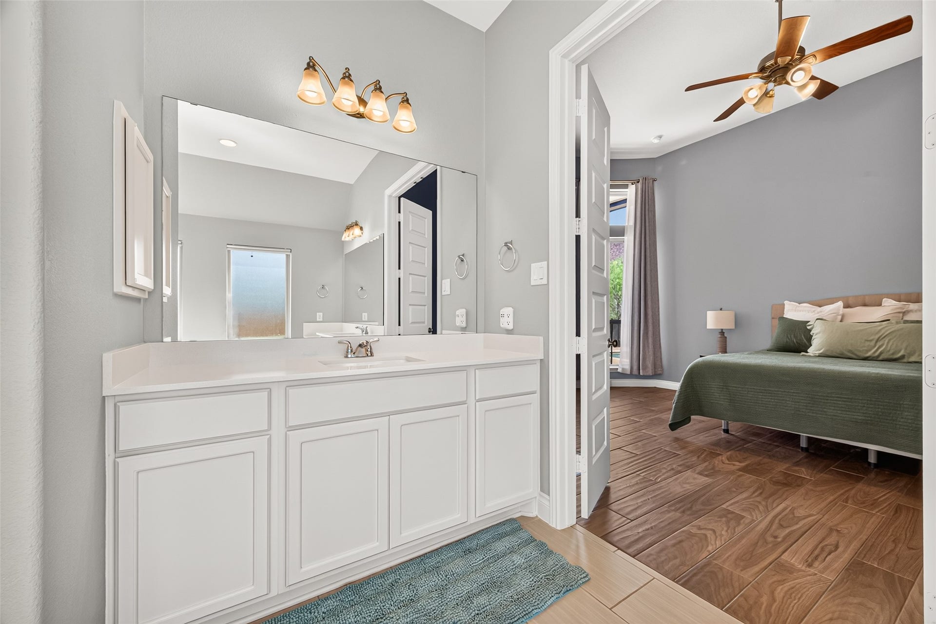 18902 Carson Glen Drive, New Caney, TX 77357 Primary bath