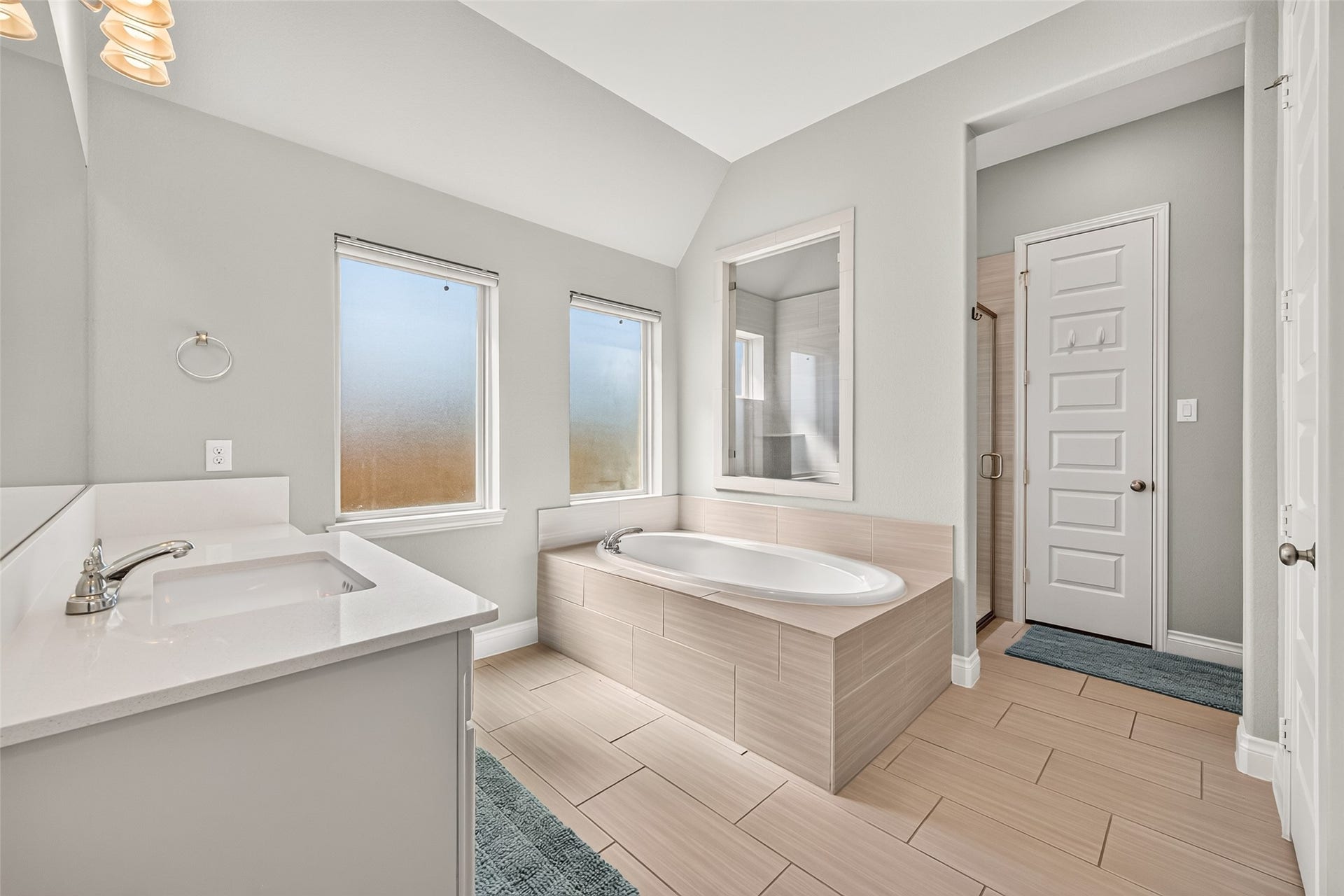 18902 Carson Glen Drive, New Caney, TX 77357 Primary bath