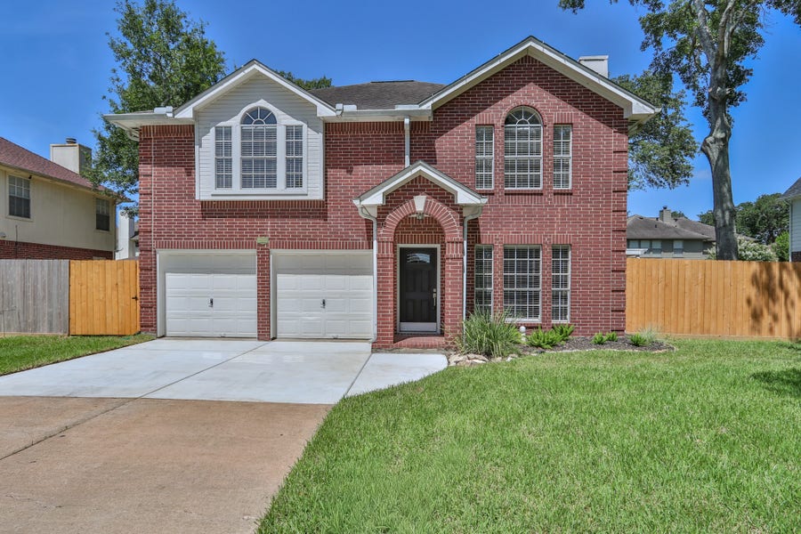 Property photo for 1333 Deer Ridge Drive, League City, TX