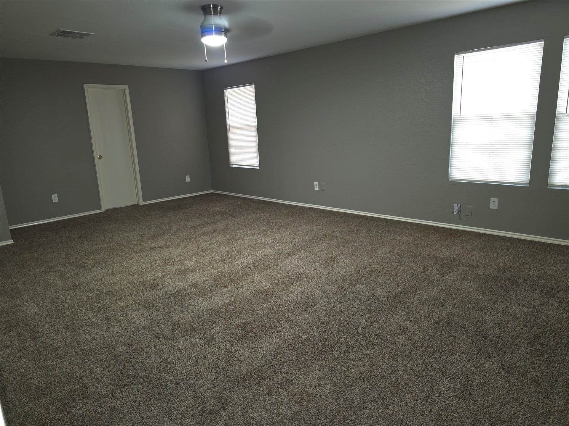 19705 Rustic Lake Lane, Cypress, TX 77433 A big Primary Room with huge walk-in closet