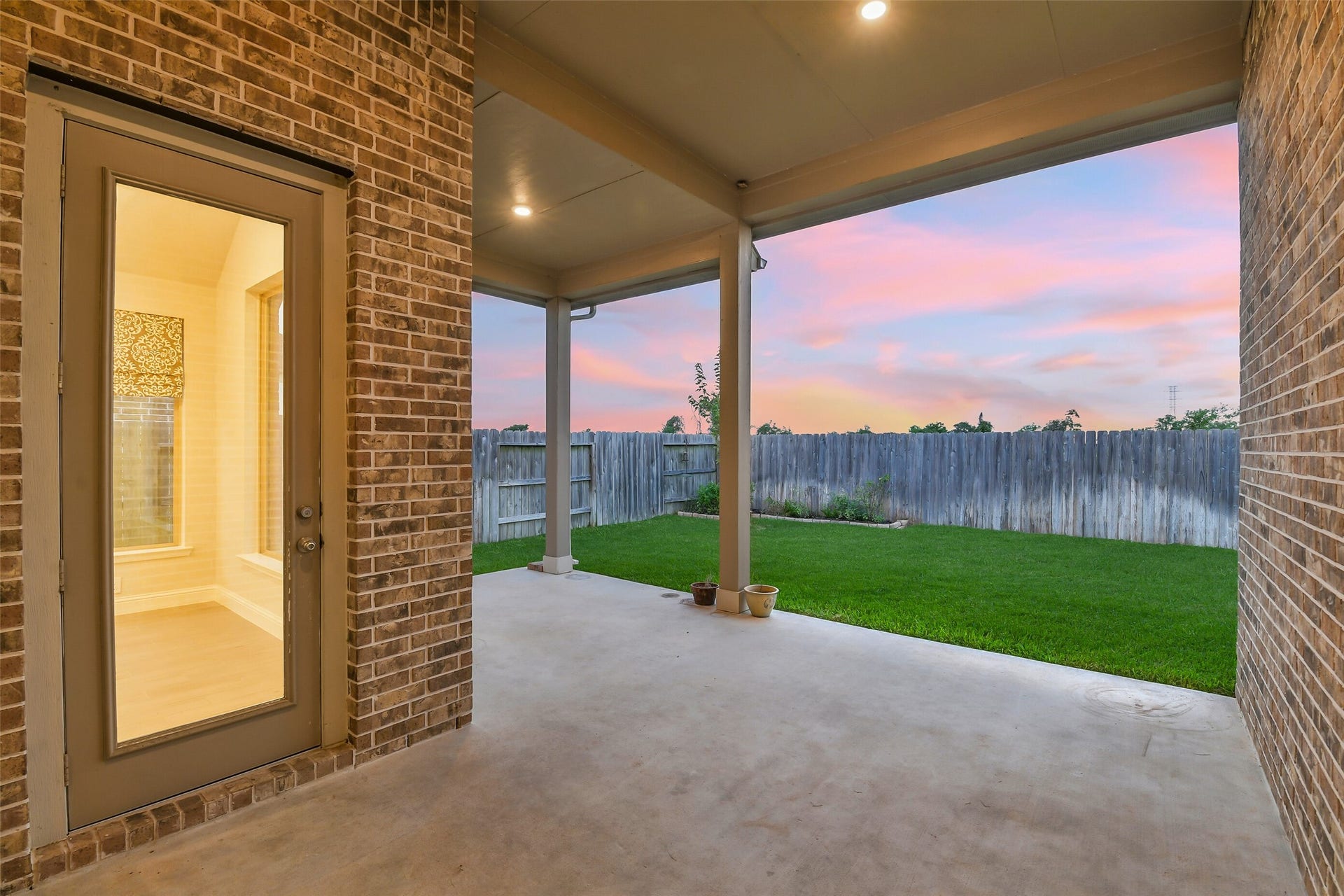 20330 Rose Gray Lane, Tomball, TX 77377 This gorgeous porch is located directly off the dining area.