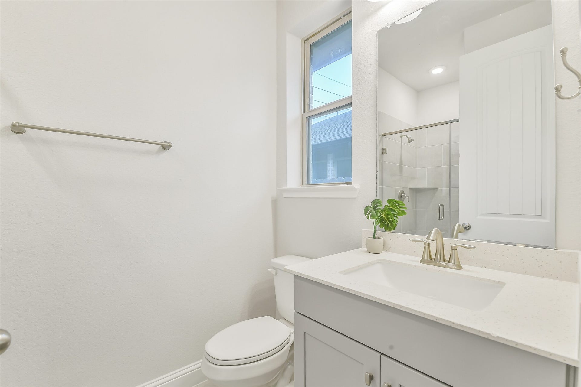 20330 Rose Gray Lane, Tomball, TX 77377 This secondary bedroom features an ensuite bathroom.