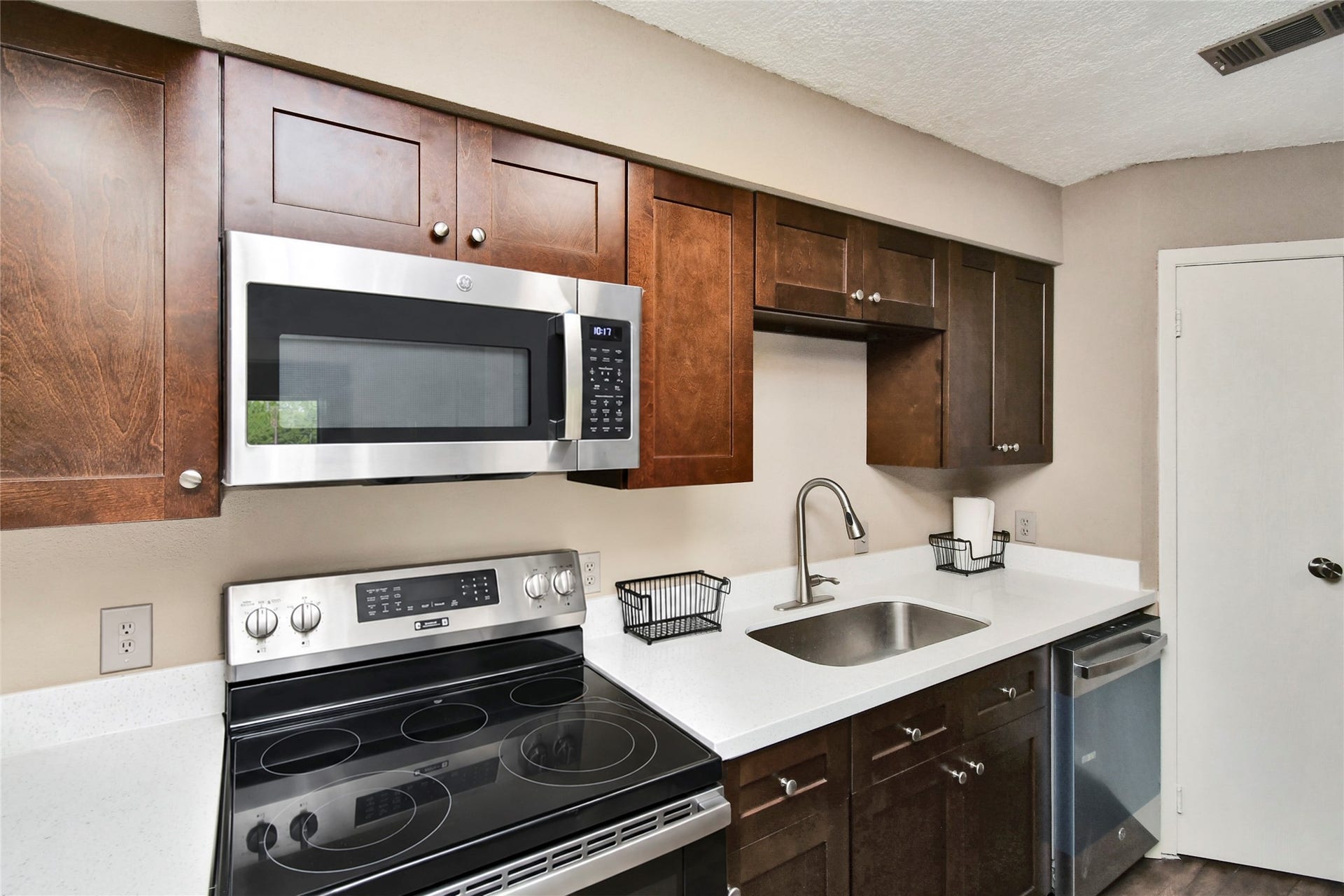 2501 Gulf Freeway, #14A, Dickinson, TX 77539 Stainless Steel Appliances