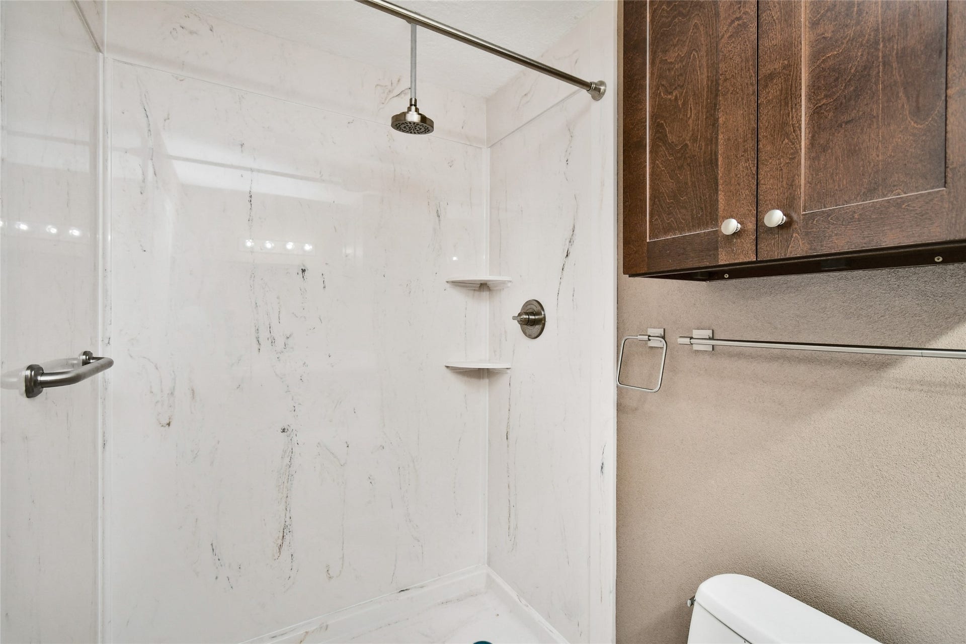 2501 Gulf Freeway, #14A, Dickinson, TX 77539 Primary Bedroom with Stand up Shower