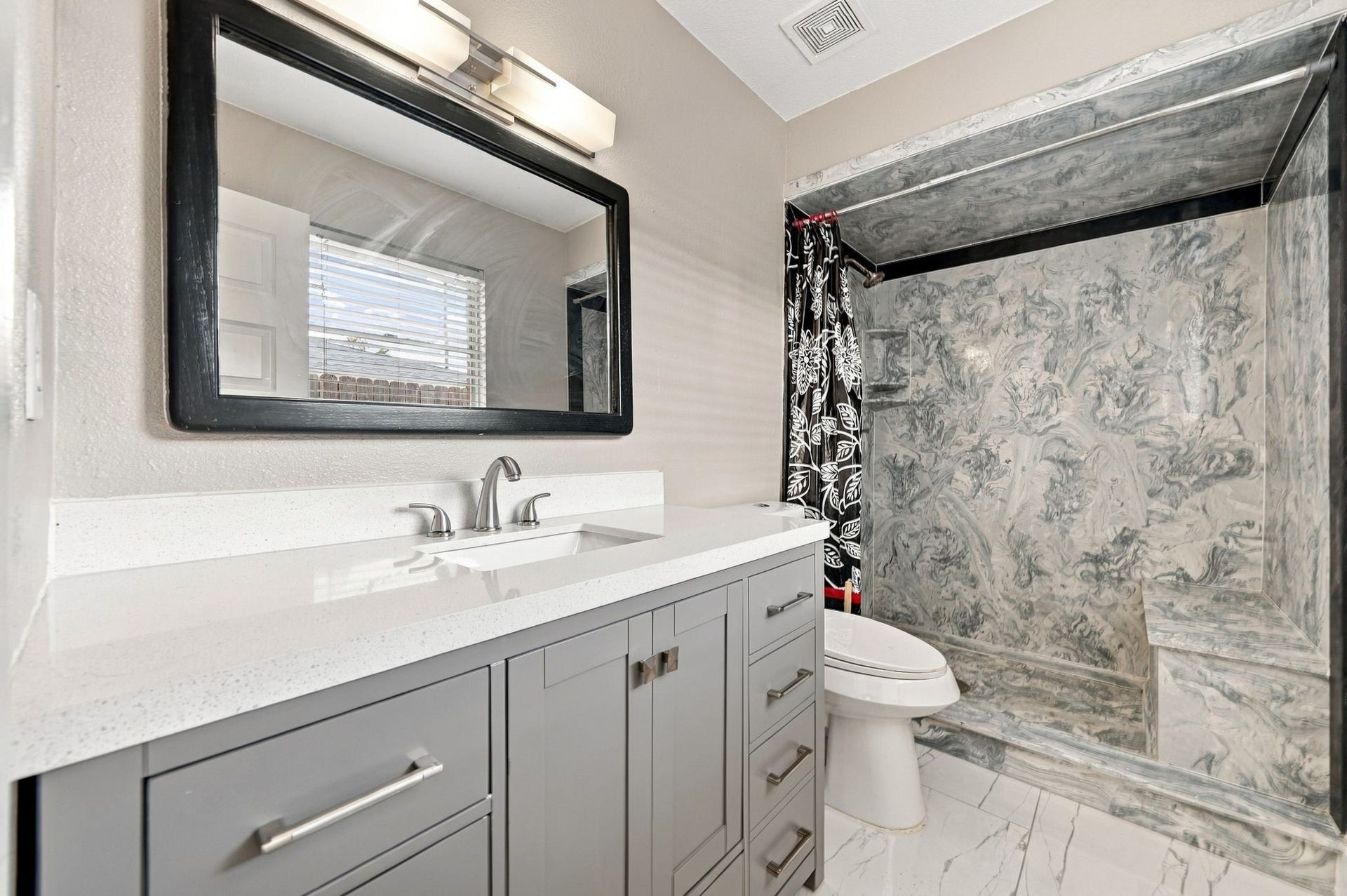 1023 Twinbrooke Drive, Houston, TX 77088 Primary bathroom