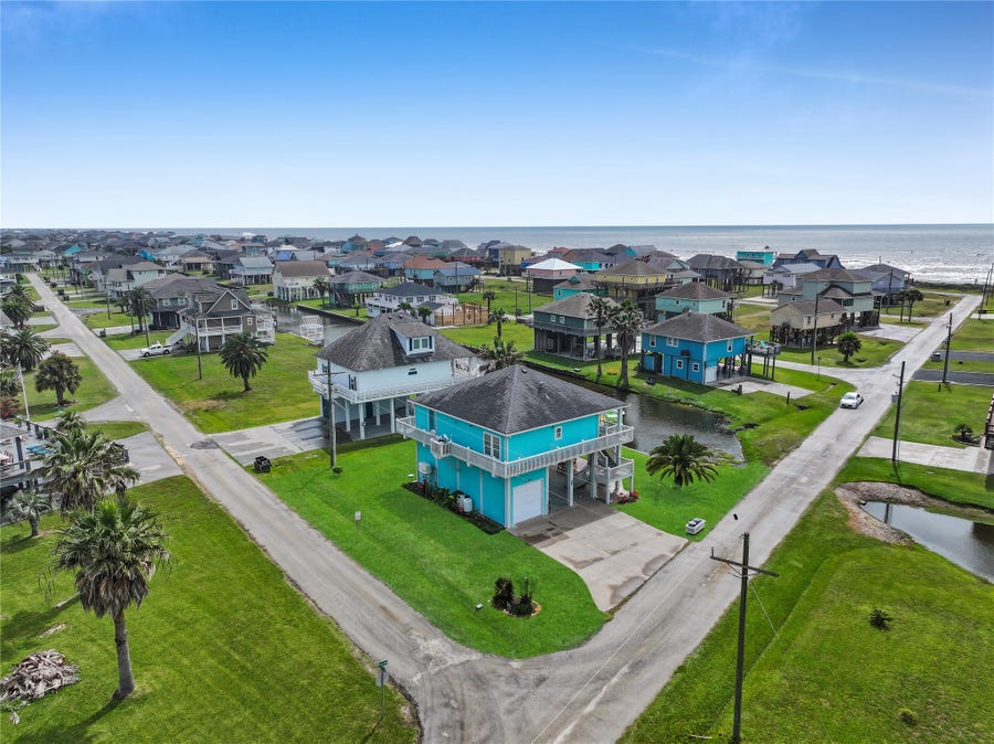 Property photo for 2566 Tide Drive, Crystal Beach, TX