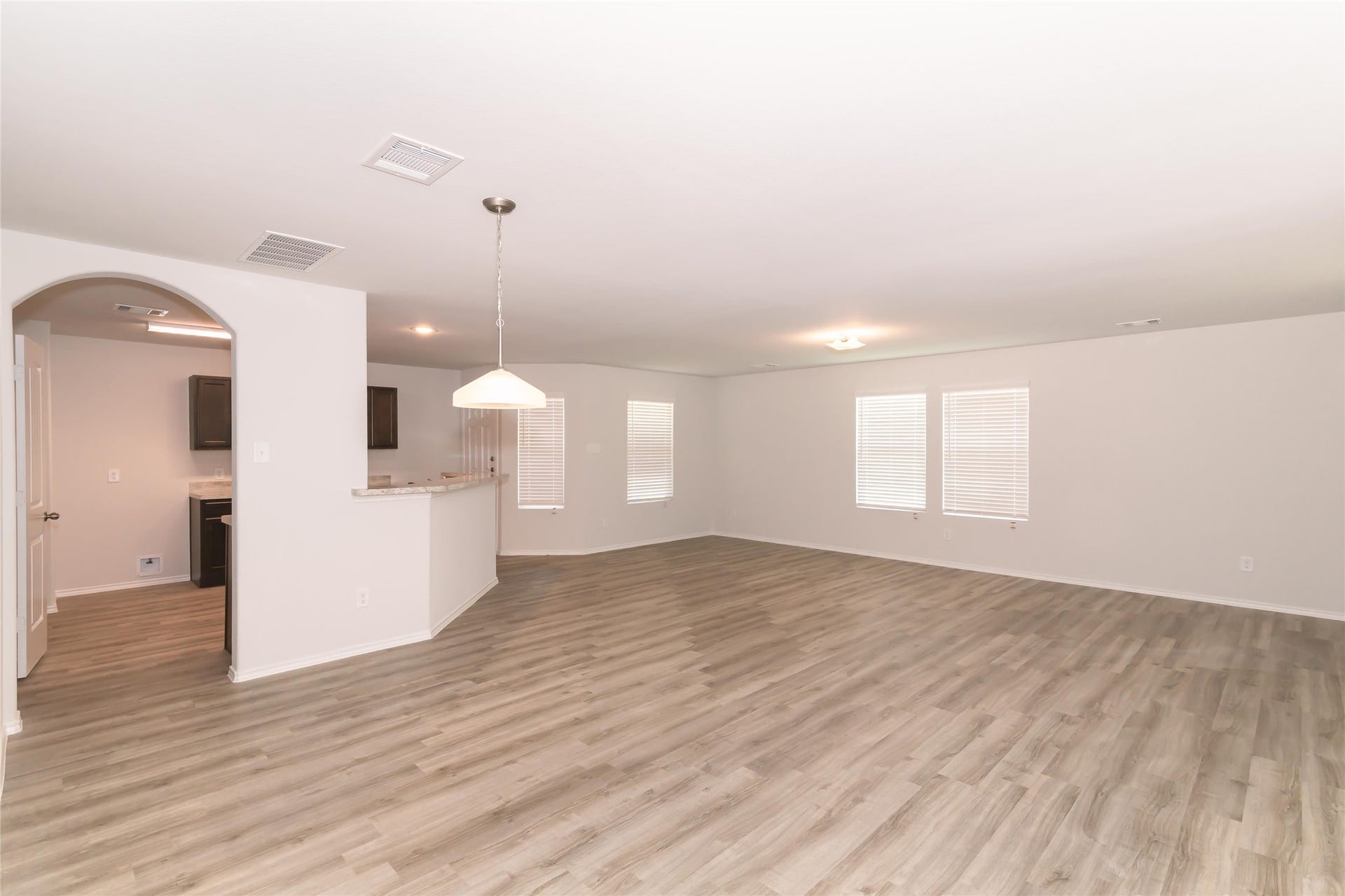 24511 Amaldi Court, Katy, TX 77493 Photos may be representative of the floor plan and not the exact home. Finishes, layout, and features of the actual property for lease may vary.