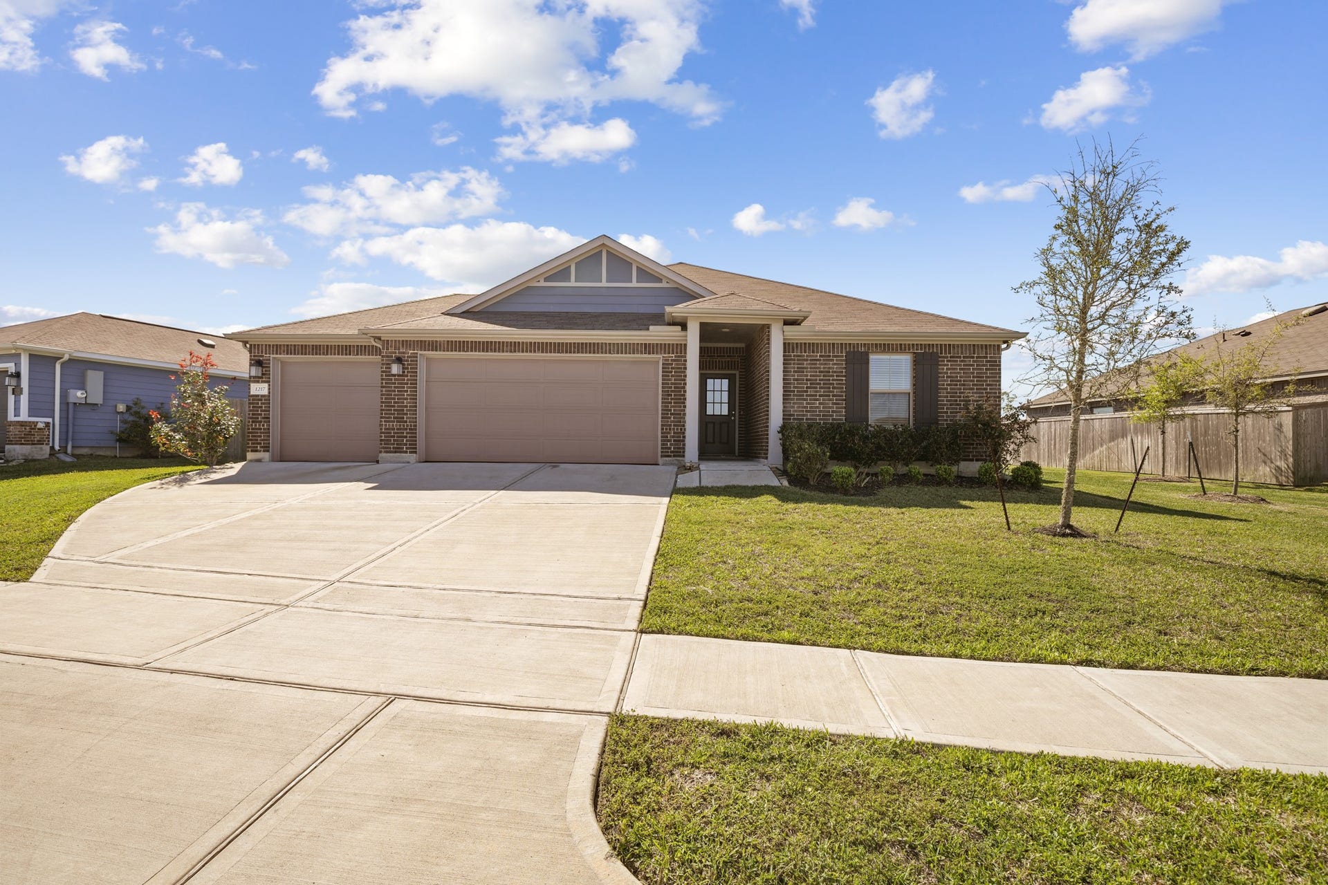 1217 Lancer Leap Drive, Alvin, TX 77511 1217 Lancer Leap Drive, Alvin, TX 77511