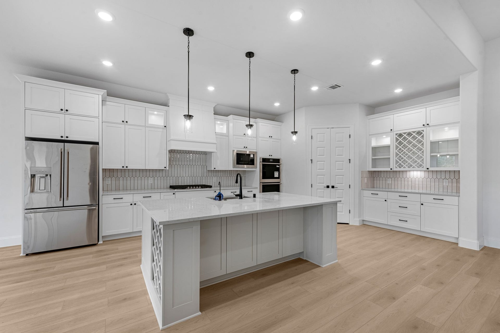 736 Golden Aster Boulevard, Waller, TX 77484 Represented Photo