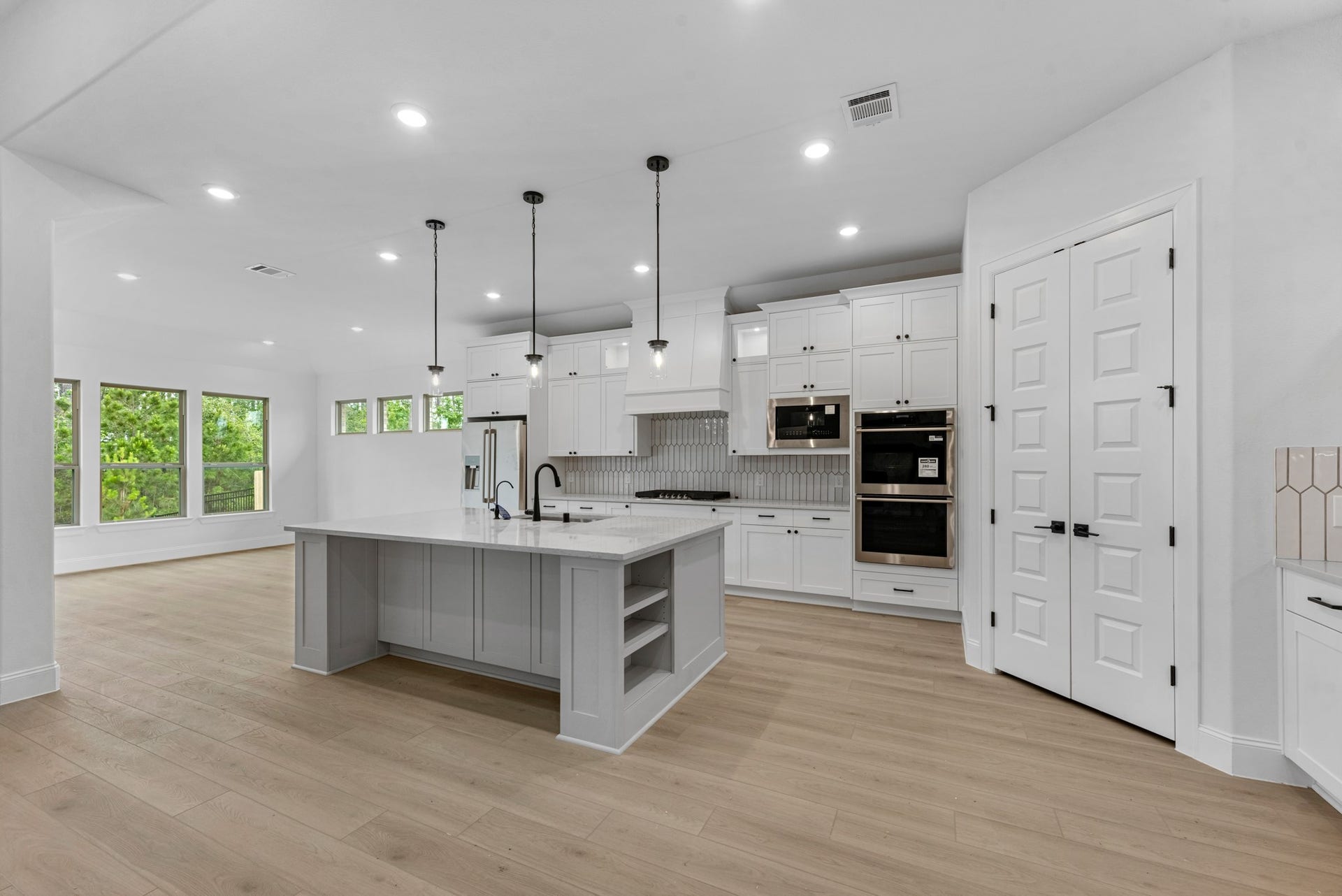 736 Golden Aster Boulevard, Waller, TX 77484 Represented Photo