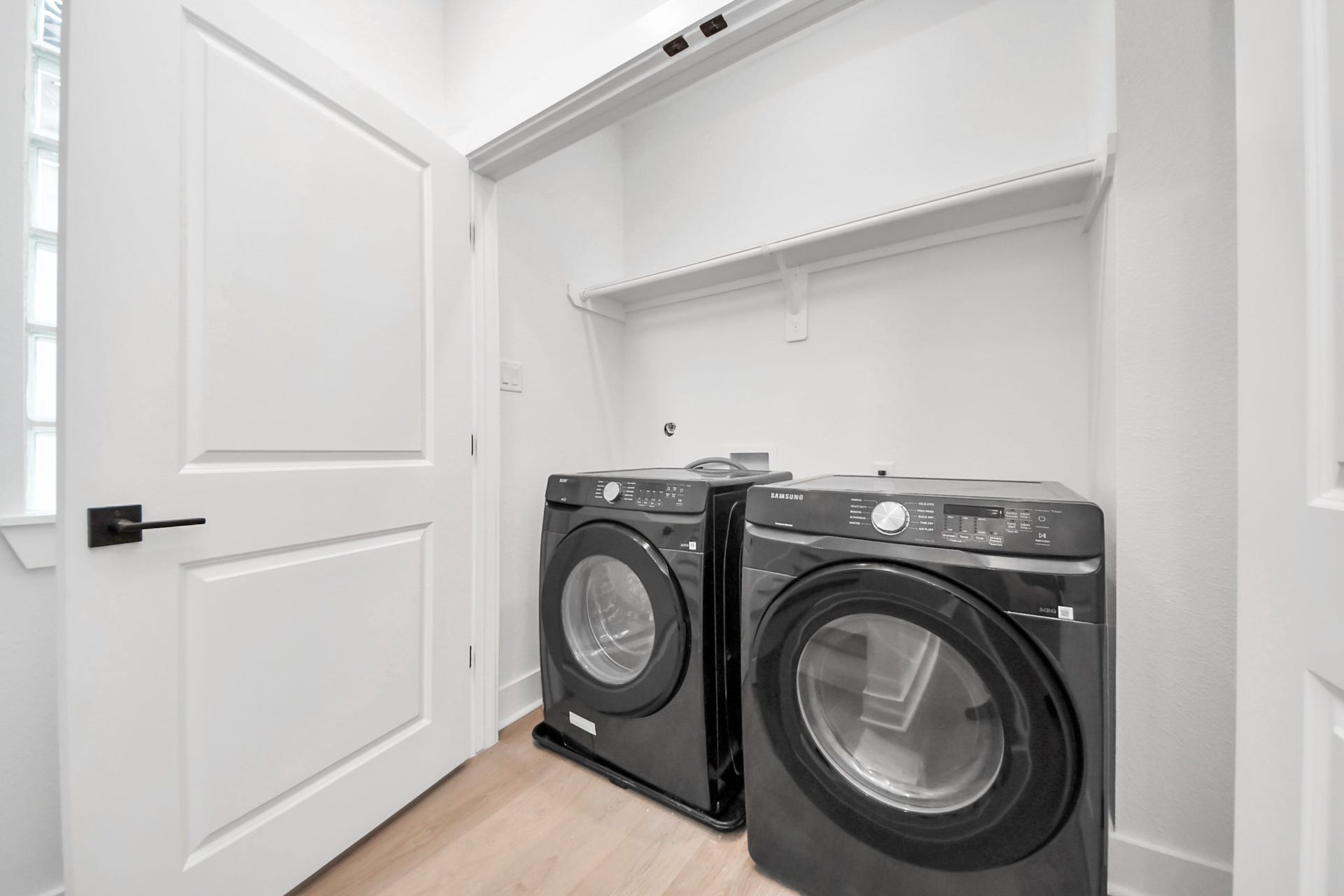 5630 Dolores Street, Houston, TX 77057 5630 Dolores Street, Houston, TX 77057