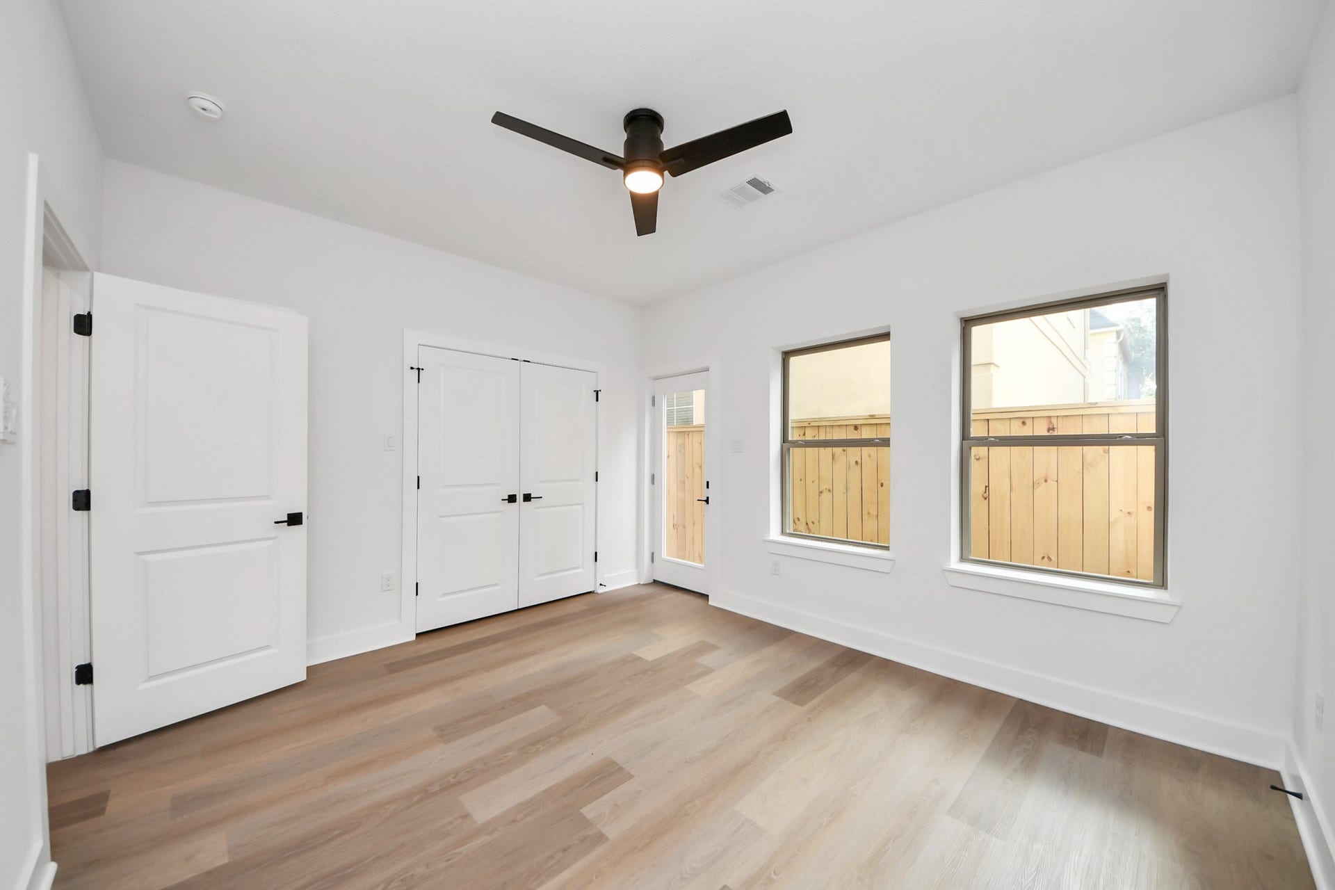 5630 Dolores Street, Houston, TX 77057 5630 Dolores Street, Houston, TX 77057