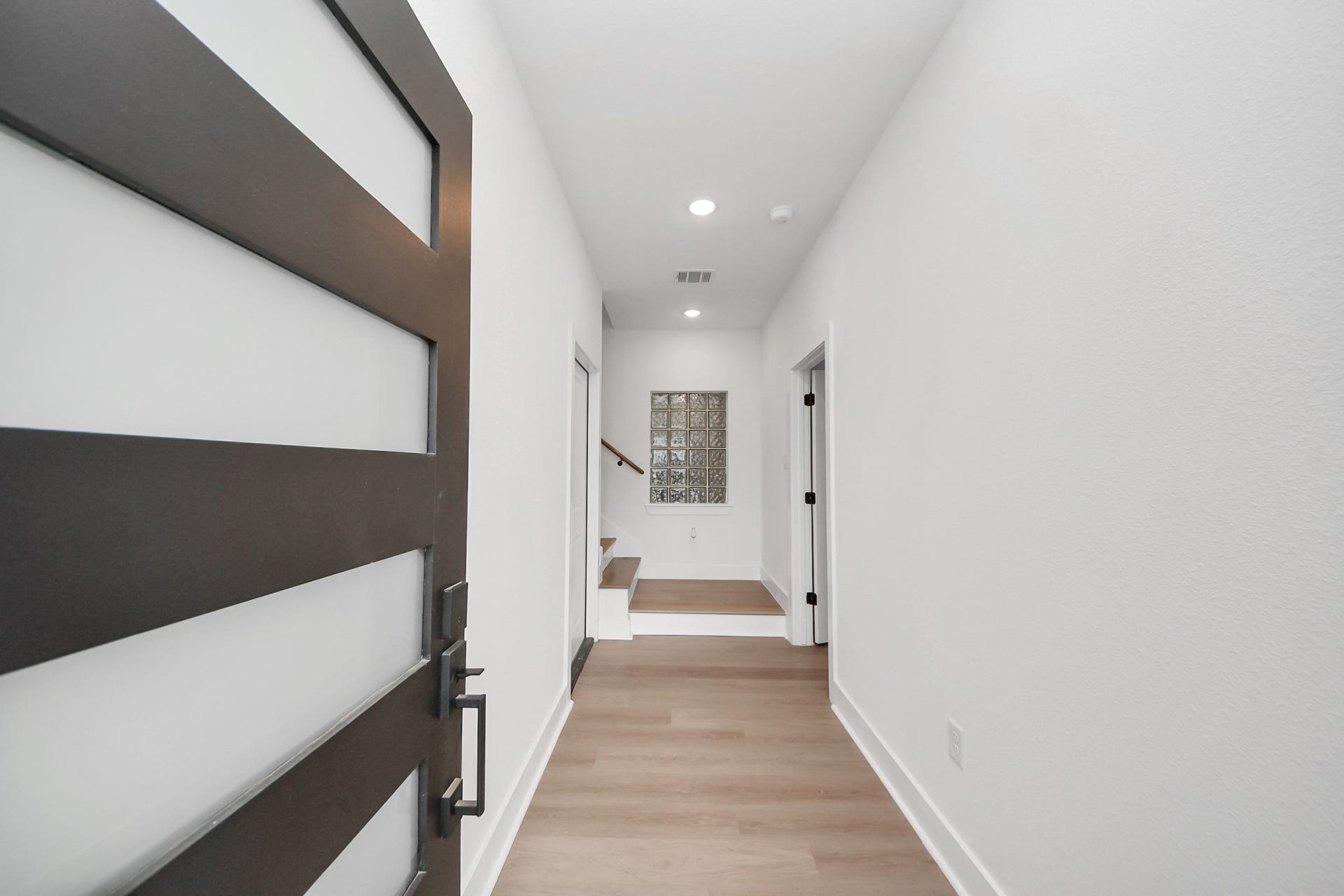 5630 Dolores Street, Houston, TX 77057 5630 Dolores Street, Houston, TX 77057