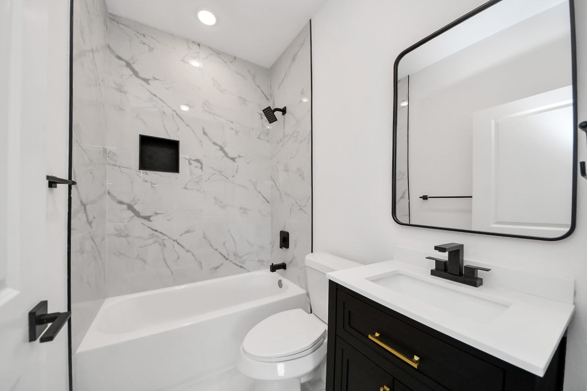 5630 Dolores Street, Houston, TX 77057 5630 Dolores Street, Houston, TX 77057
