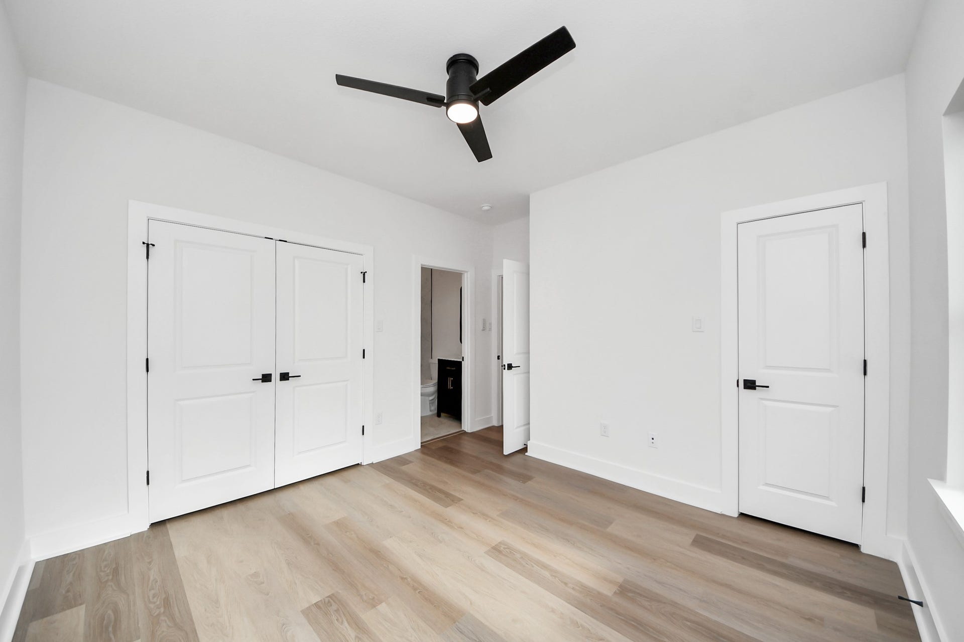 5630 Dolores Street, Houston, TX 77057 5630 Dolores Street, Houston, TX 77057